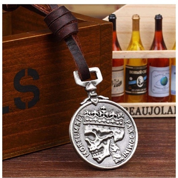 Classic Coin Brown Genuine Leather Pendant - Picture 2 of 11